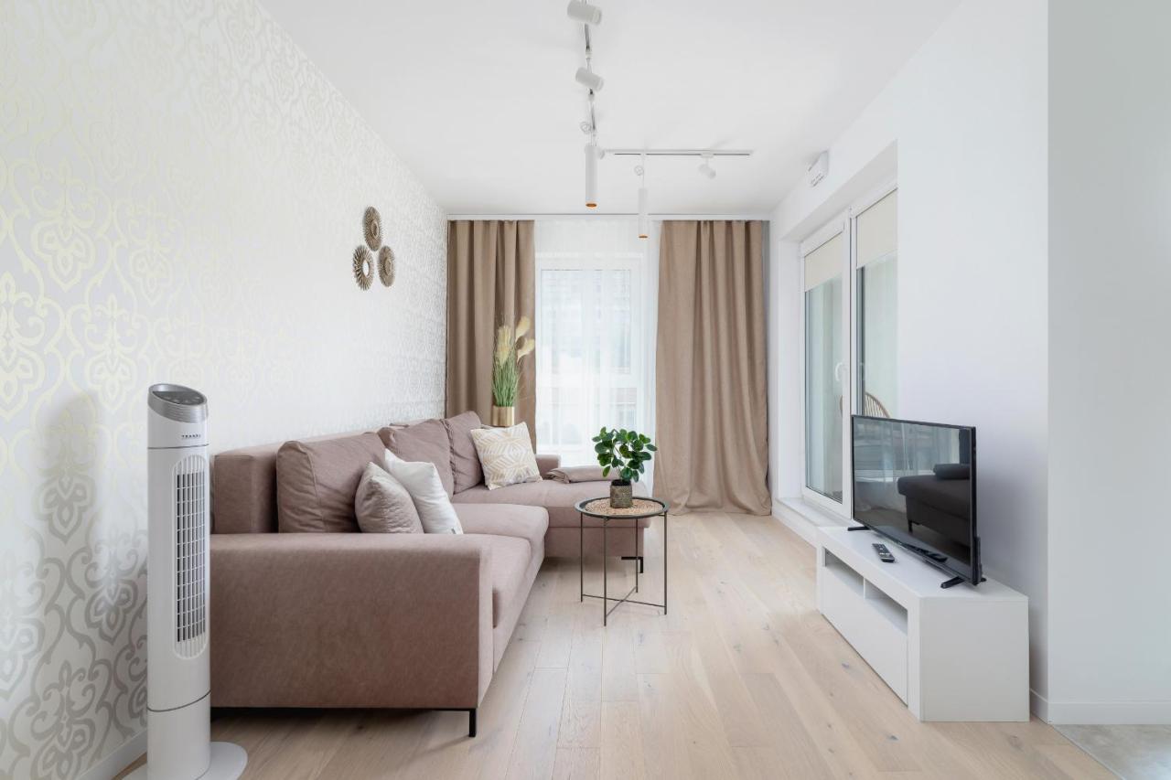 Apartment With Balcony & Parking Mogilska By Renters Prestige Krakow Luaran gambar