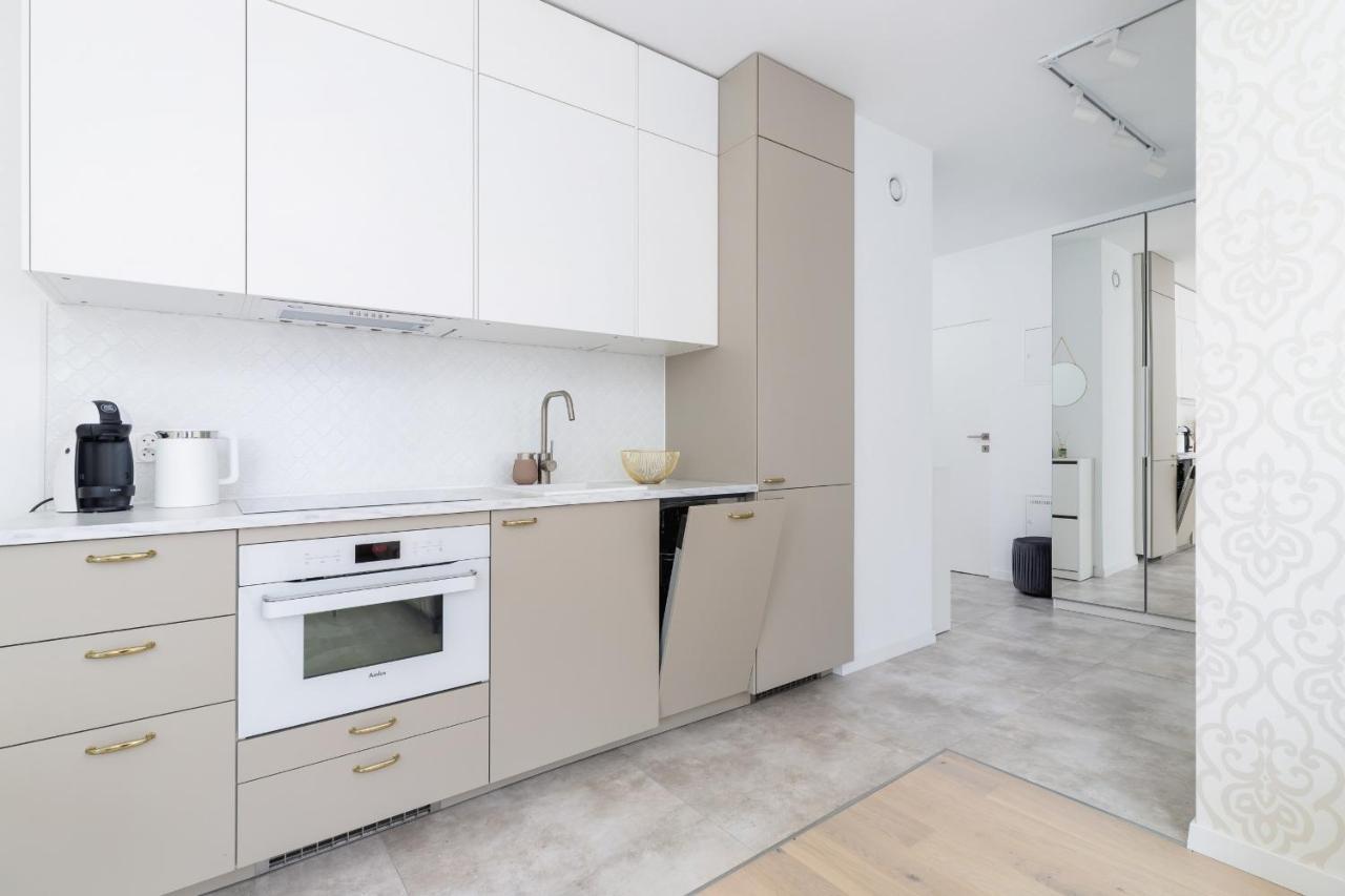 Apartment With Balcony & Parking Mogilska By Renters Prestige Krakow Luaran gambar