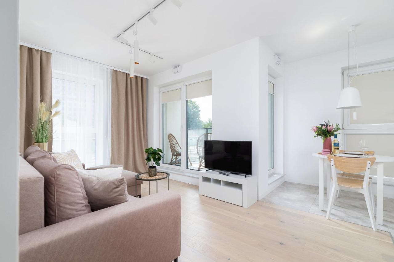 Apartment With Balcony & Parking Mogilska By Renters Prestige Krakow Luaran gambar
