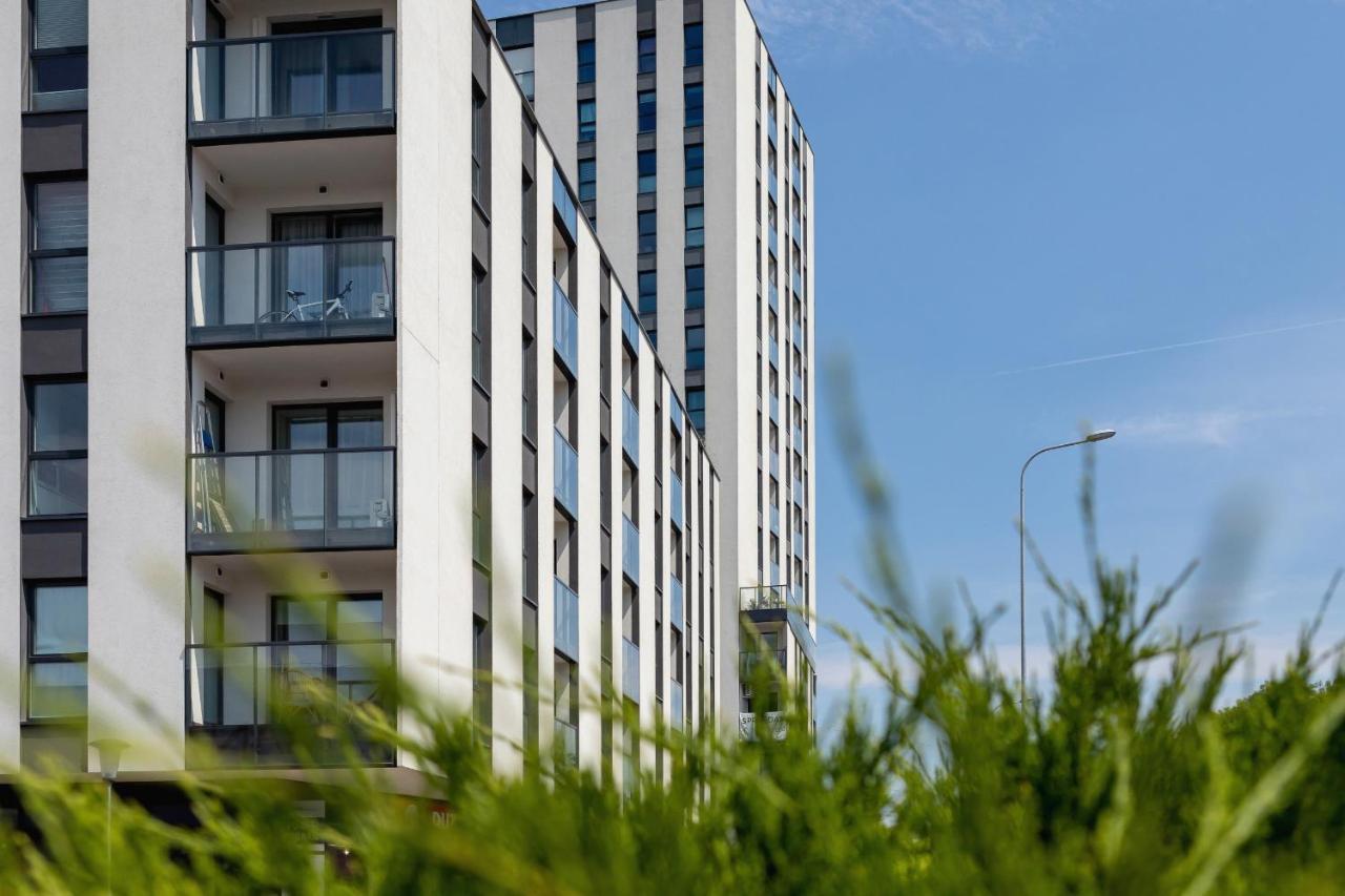 Apartment With Balcony & Parking Mogilska By Renters Prestige Krakow Luaran gambar
