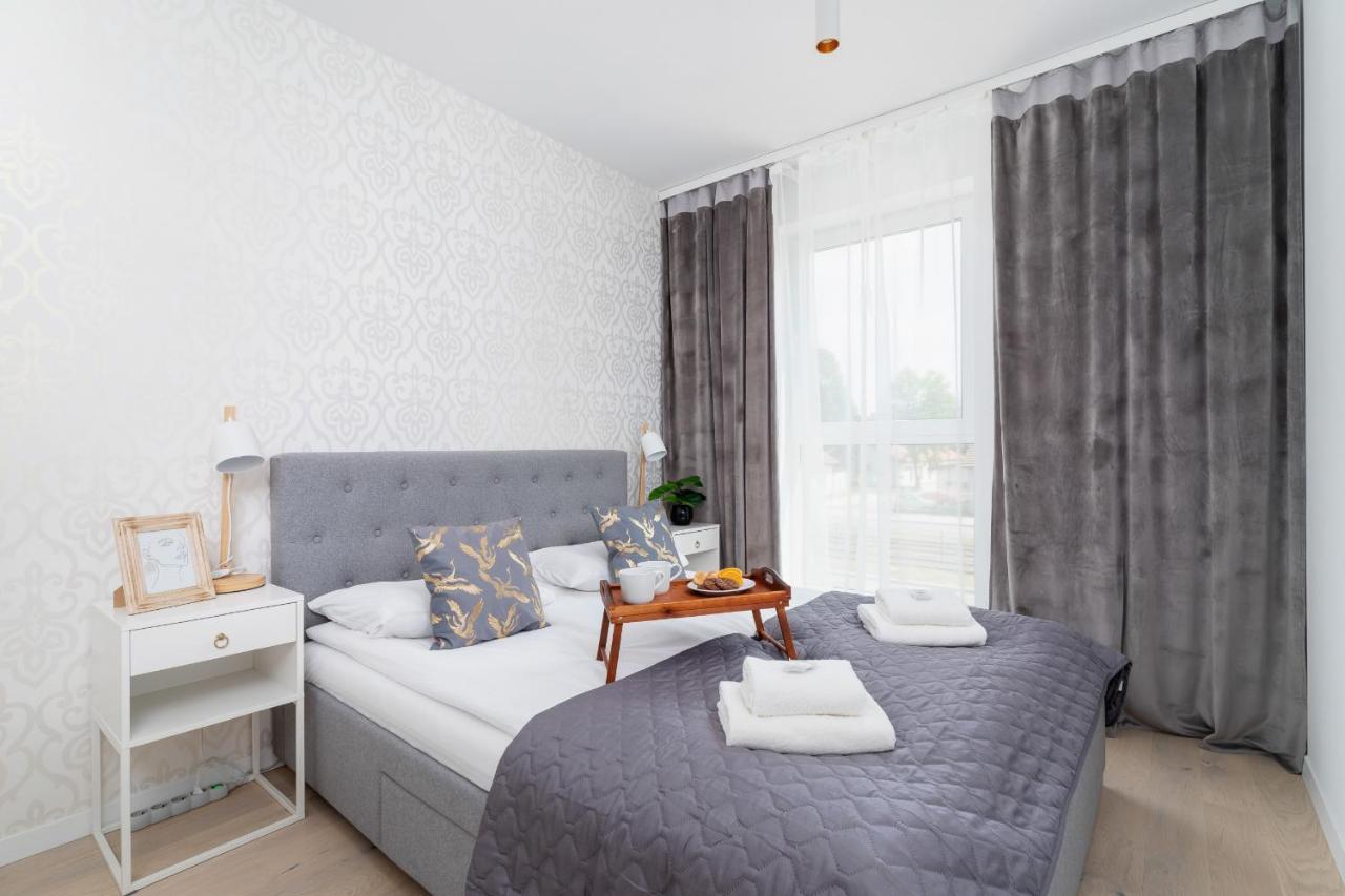 Apartment With Balcony & Parking Mogilska By Renters Prestige Krakow Luaran gambar