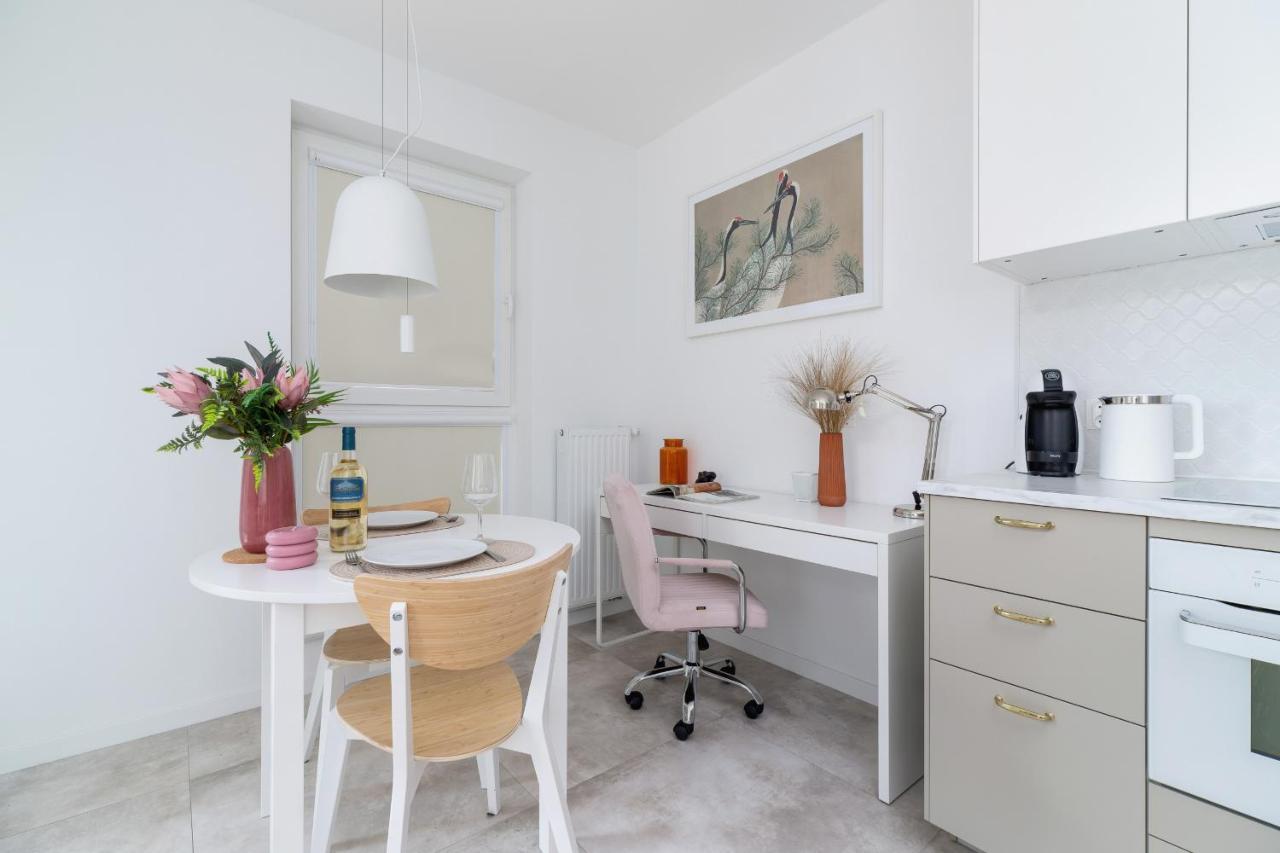 Apartment With Balcony & Parking Mogilska By Renters Prestige Krakow Luaran gambar
