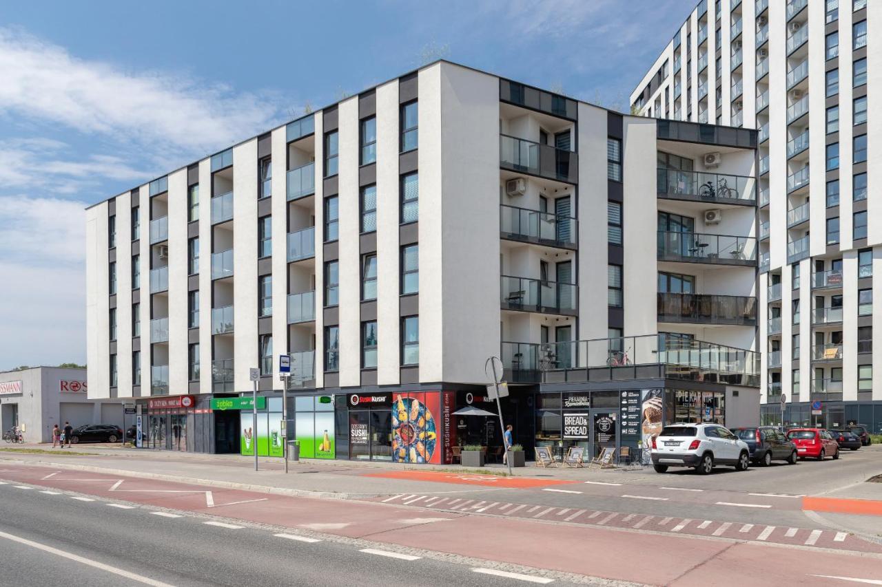 Apartment With Balcony & Parking Mogilska By Renters Prestige Krakow Luaran gambar