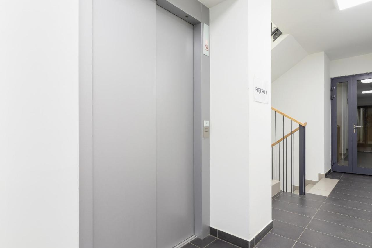 Apartment With Balcony & Parking Mogilska By Renters Prestige Krakow Luaran gambar